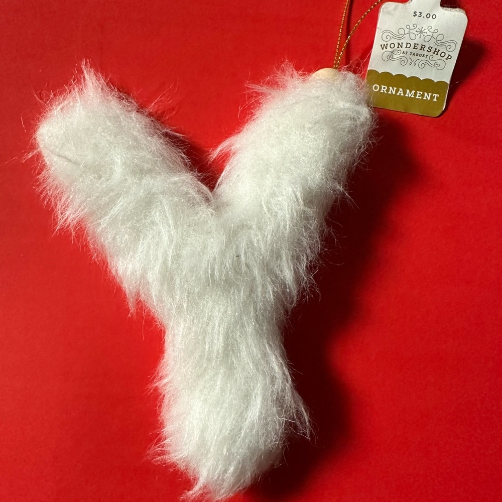 ⭐️ $1 When Bundled - Letter Y fuzzy white Ornament WONDERSHOP by Target NWT